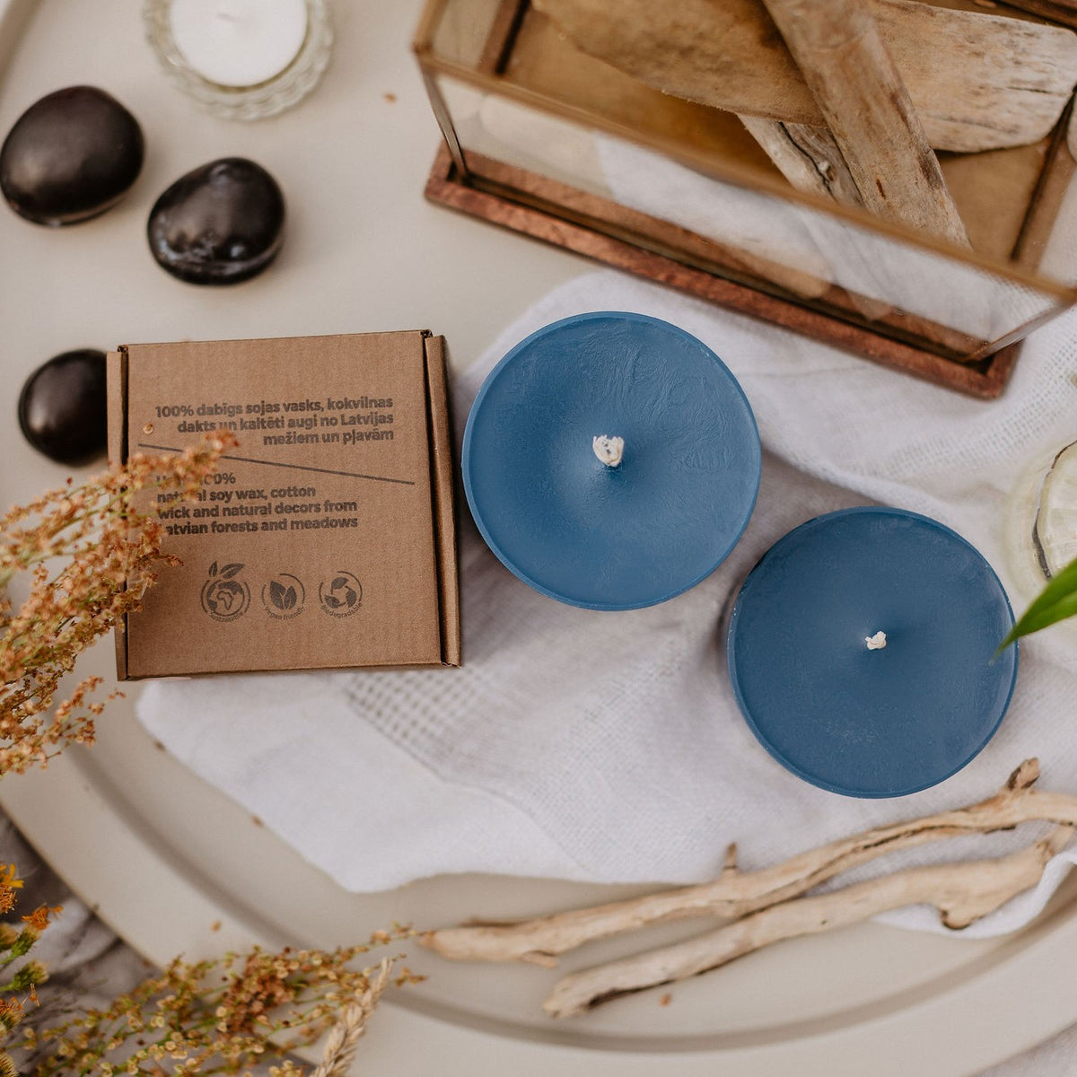 Hand-made Soy Wax Candle with Amber Scent