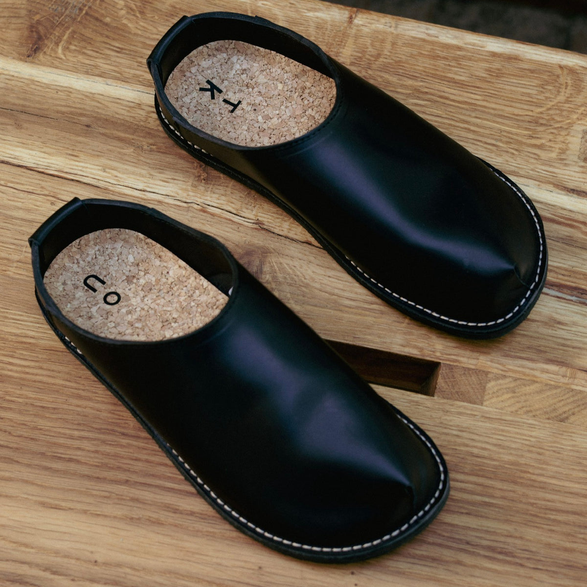 TOKU Tokyo unisex slip-on shoes - Black